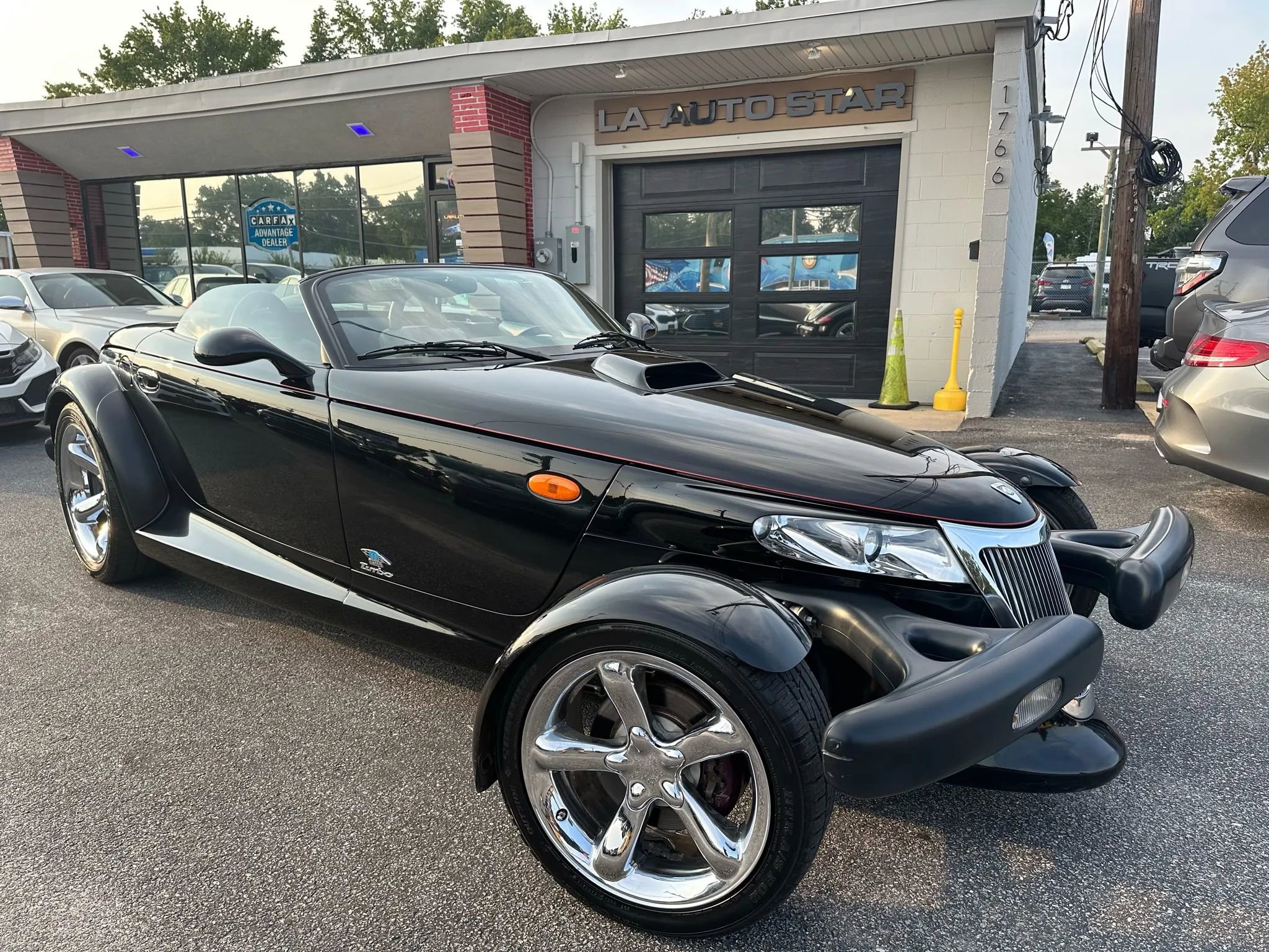 Used 2000 Plymouth Prowler RWD image 2