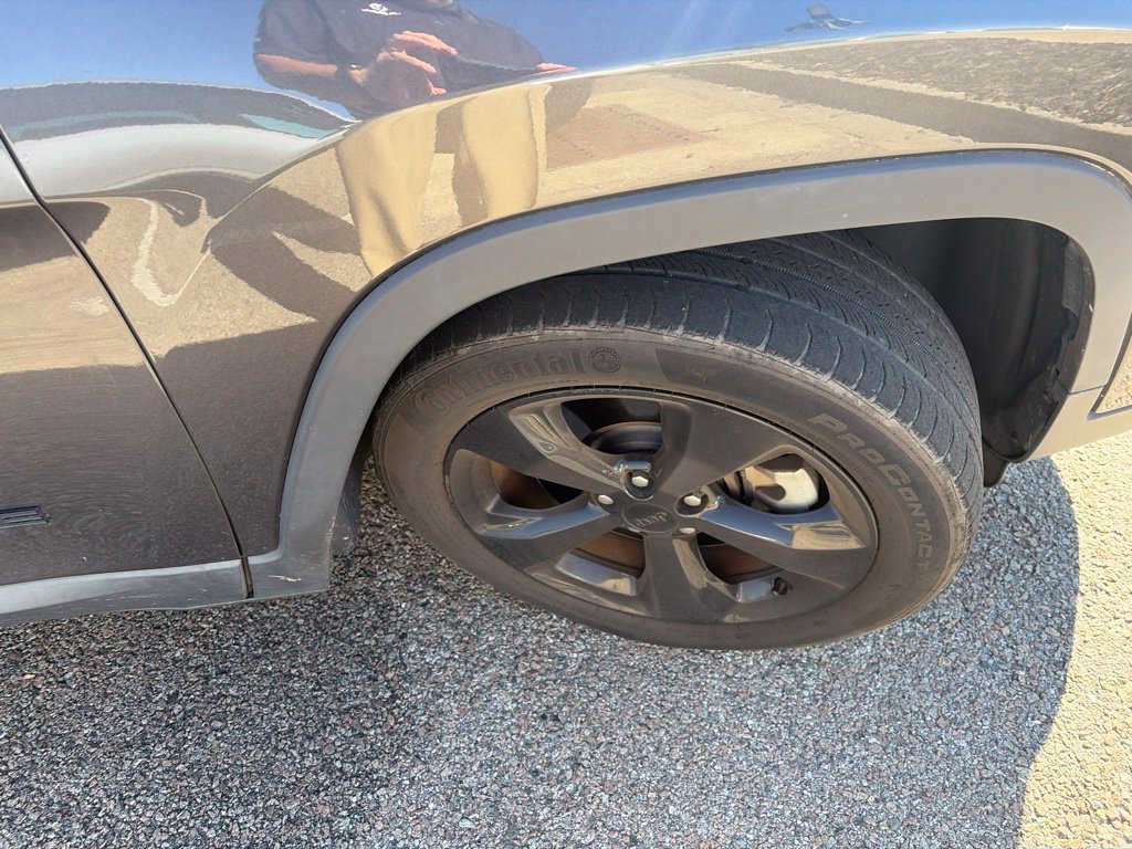 Used 2019 Jeep Cherokee Latitude Plus FWD image 8