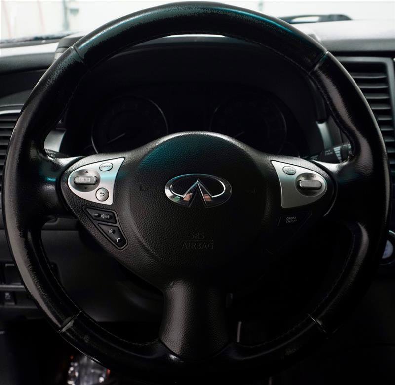 Used 2014 INFINITI QX70 AWD w/ Premium Package image 13