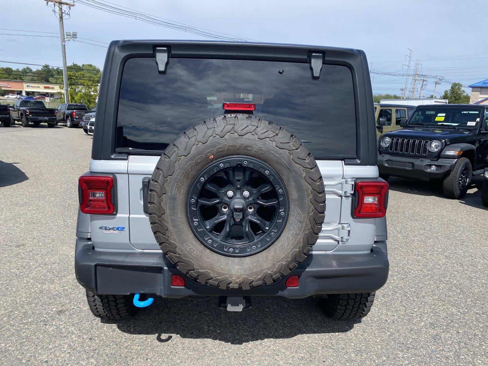 Certified 2023 Jeep Wrangler Unlimited Rubicon 4xe AWD/4WD image 4