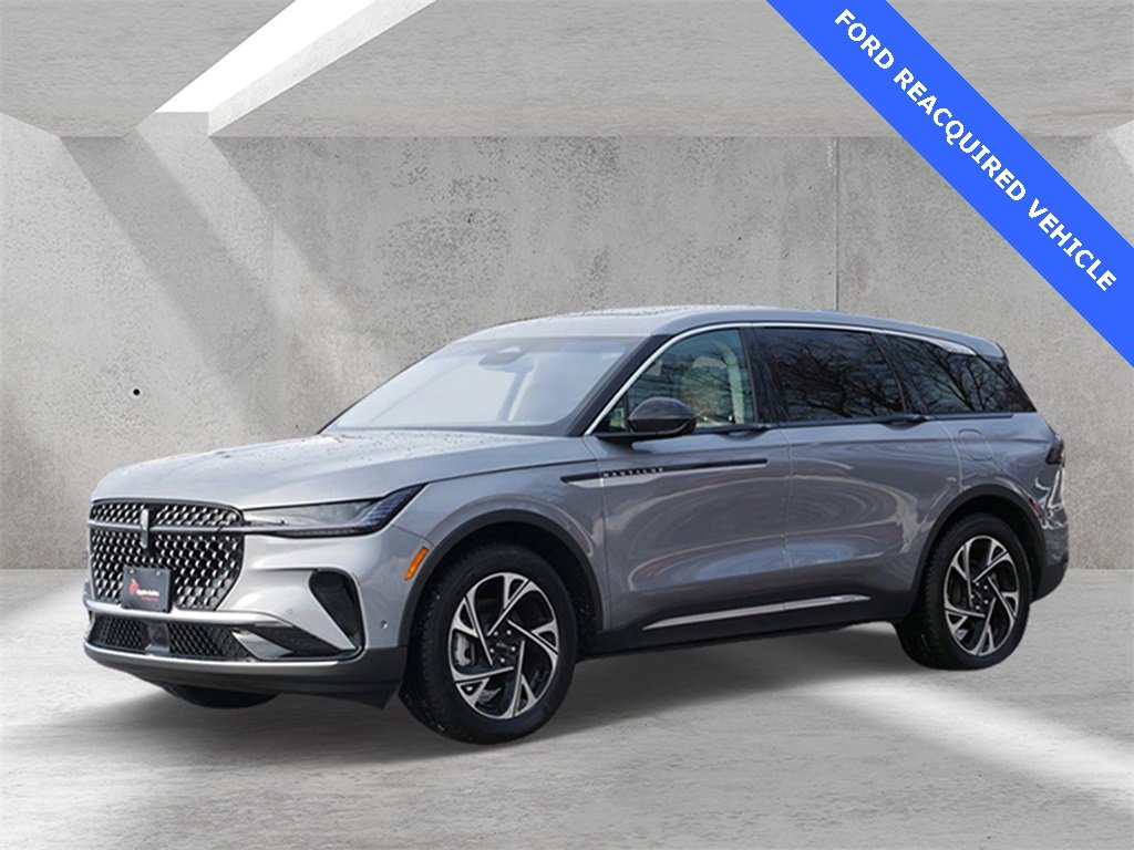 Used 2024 Lincoln Nautilus Premier w/ Equipment Group 102A image 5