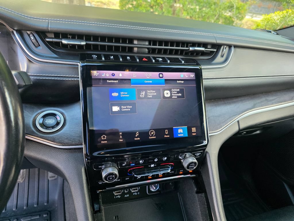 Used 2021 Jeep Grand Cherokee L Overland w/ Luxury Tech Group IV AWD/4WD image 18