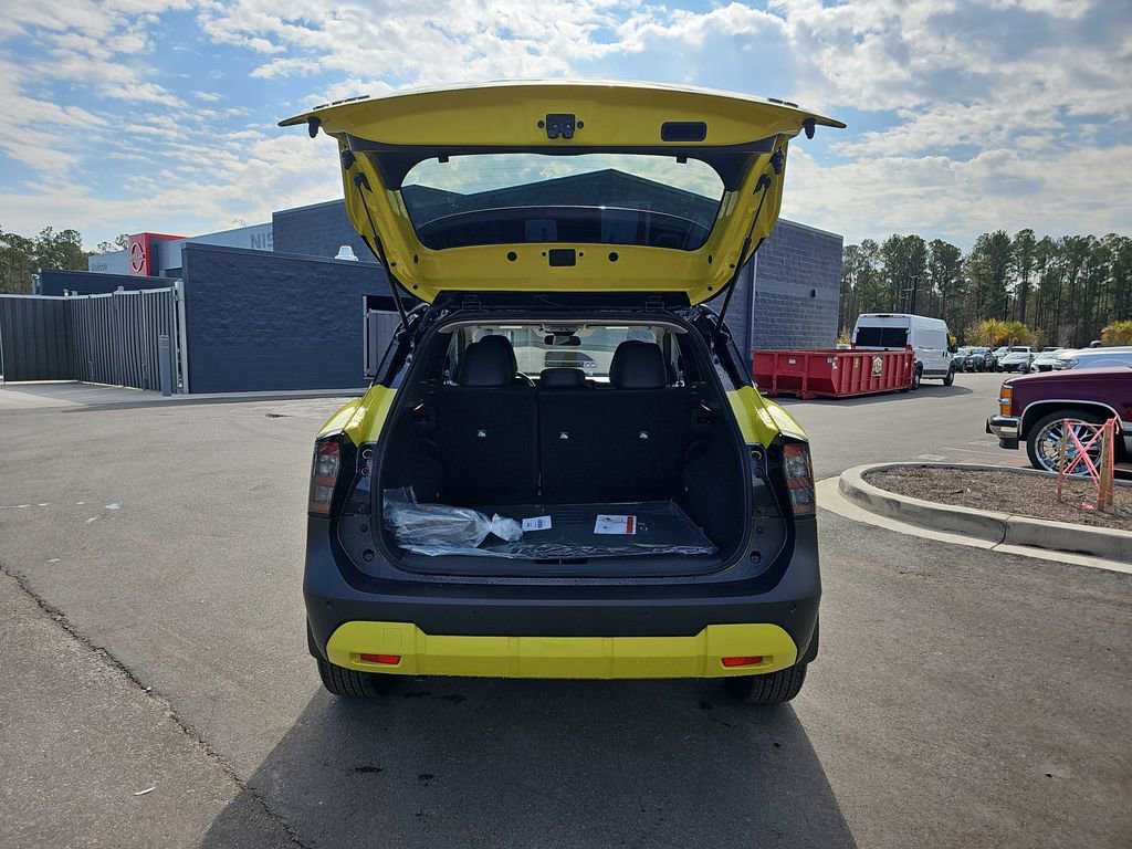 New 2026 Nissan Kicks SR w/ SR Premium Package FWD image 17
