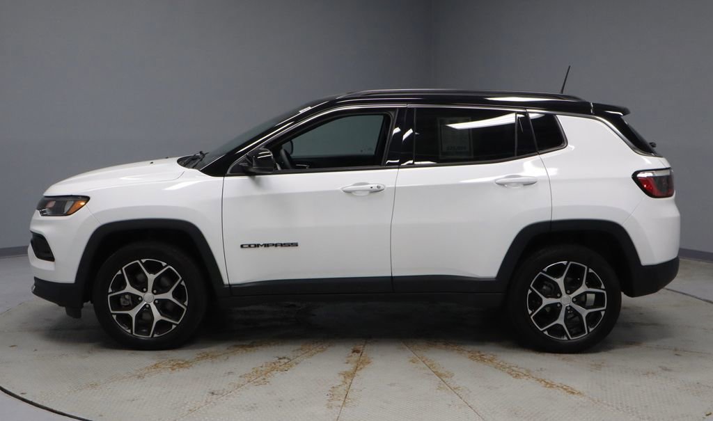 Used 2024 Jeep Compass Limited image 8