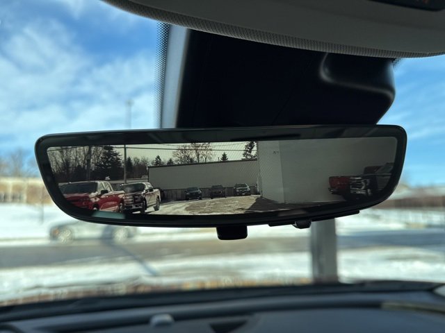 Used 2022 Buick Envision Essence w/ Technology Package II image 23