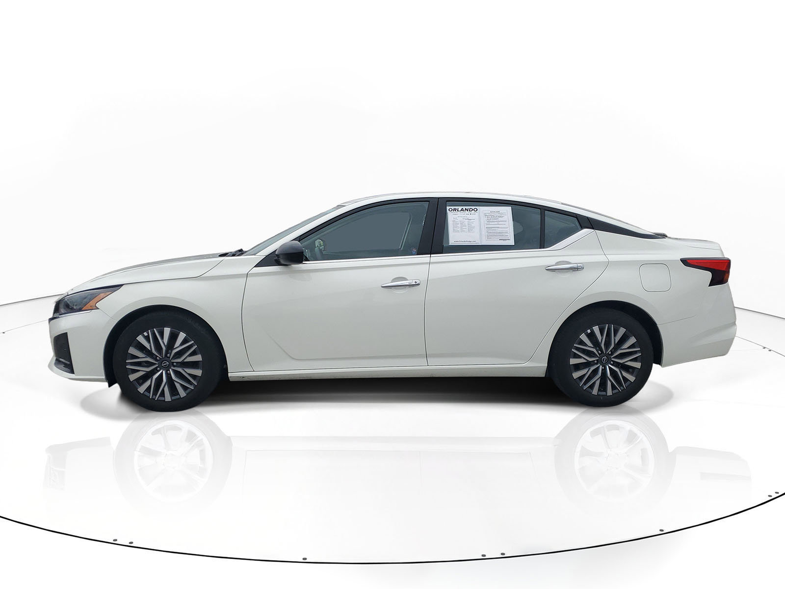 Used 2025 Nissan Altima 2.5 SV image 4