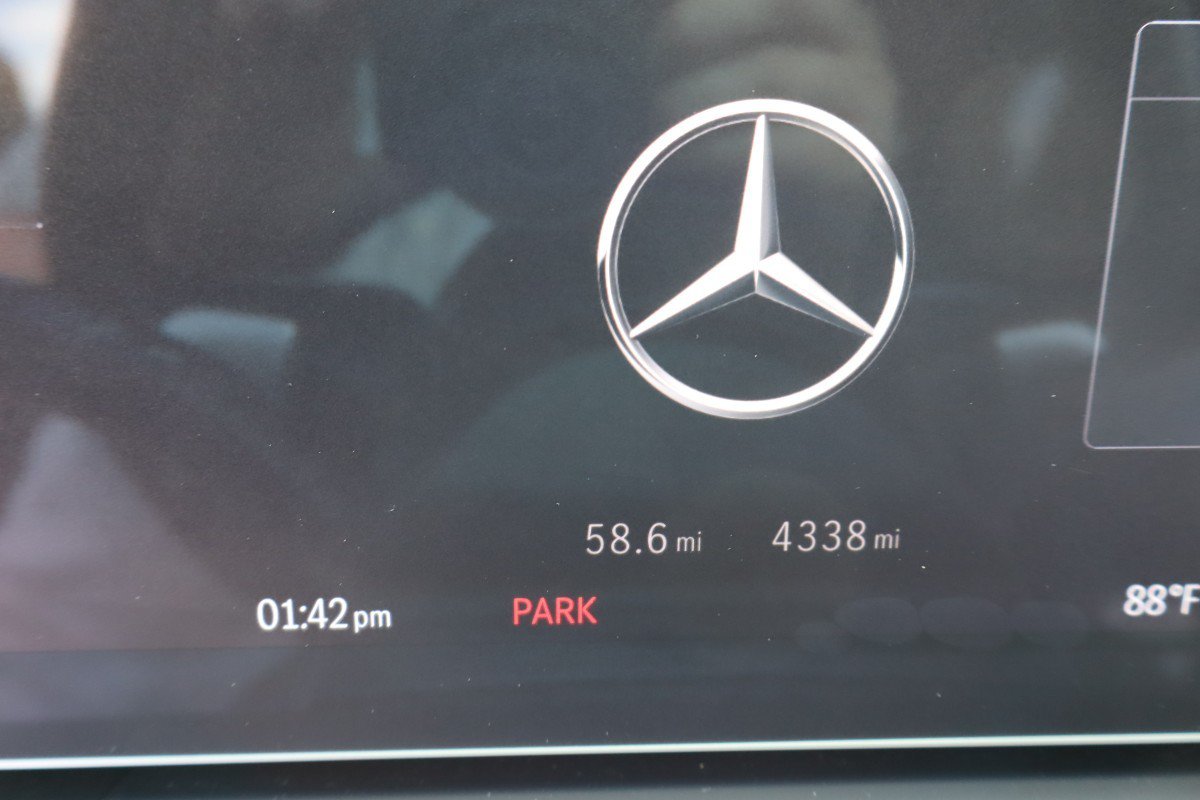Used 2026 Mercedes-Benz GLE 580 4MATIC w/ Driver Assistance Package image 10
