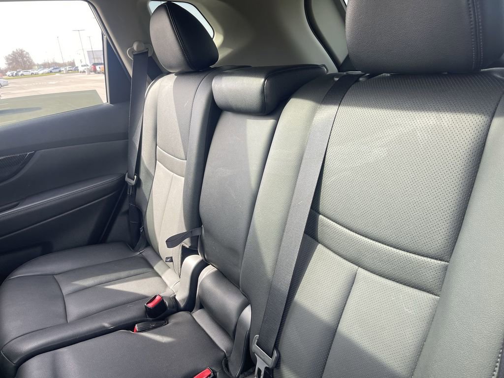 Used 2017 Nissan Rogue SL w/ SL Premium Package image 28