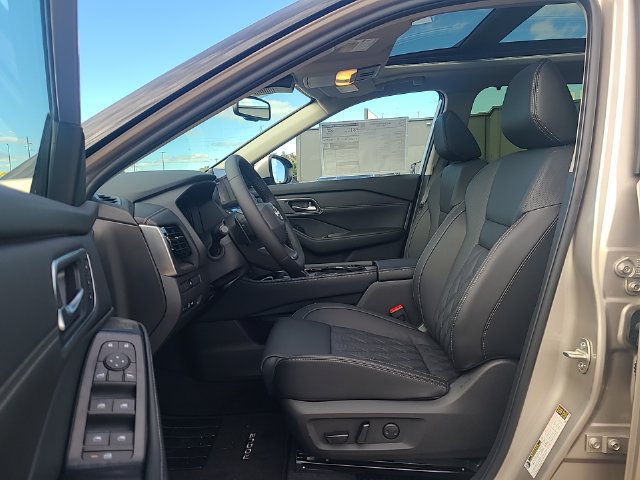 New 2026 Nissan Rogue Platinum AWD/4WD image 12