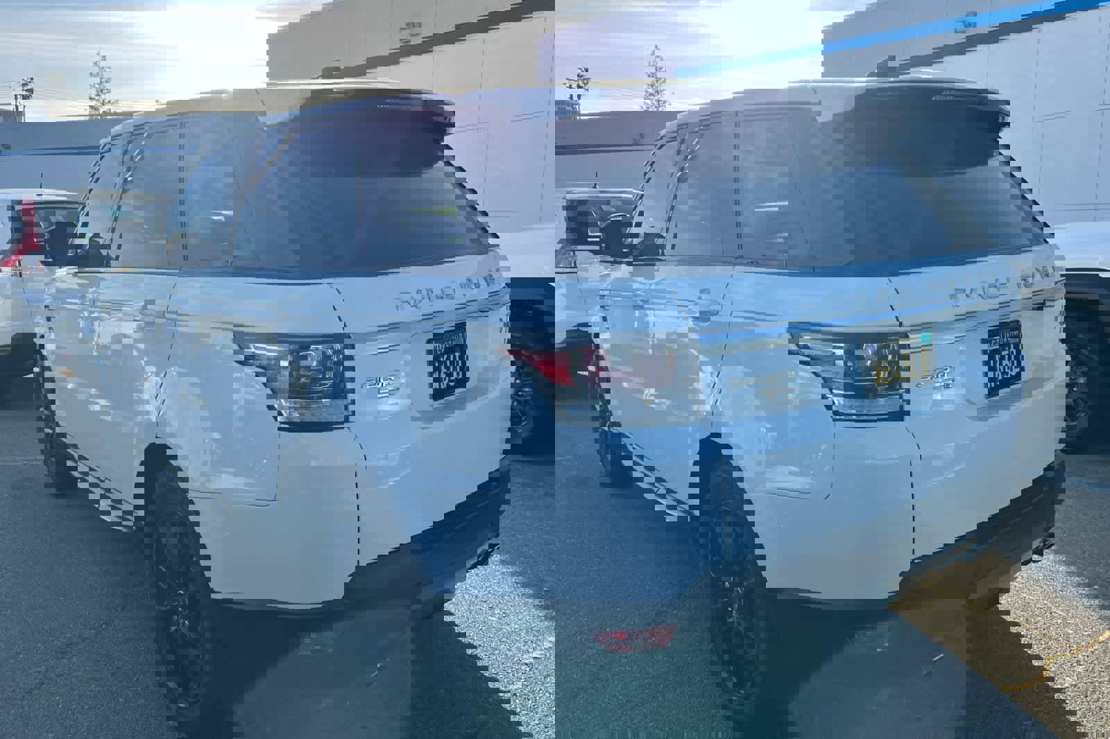 Used 2017 Land Rover Range Rover Sport SE image 6