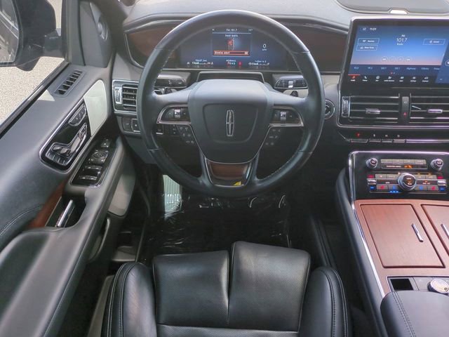 Used 2023 Lincoln Navigator L Reserve image 16