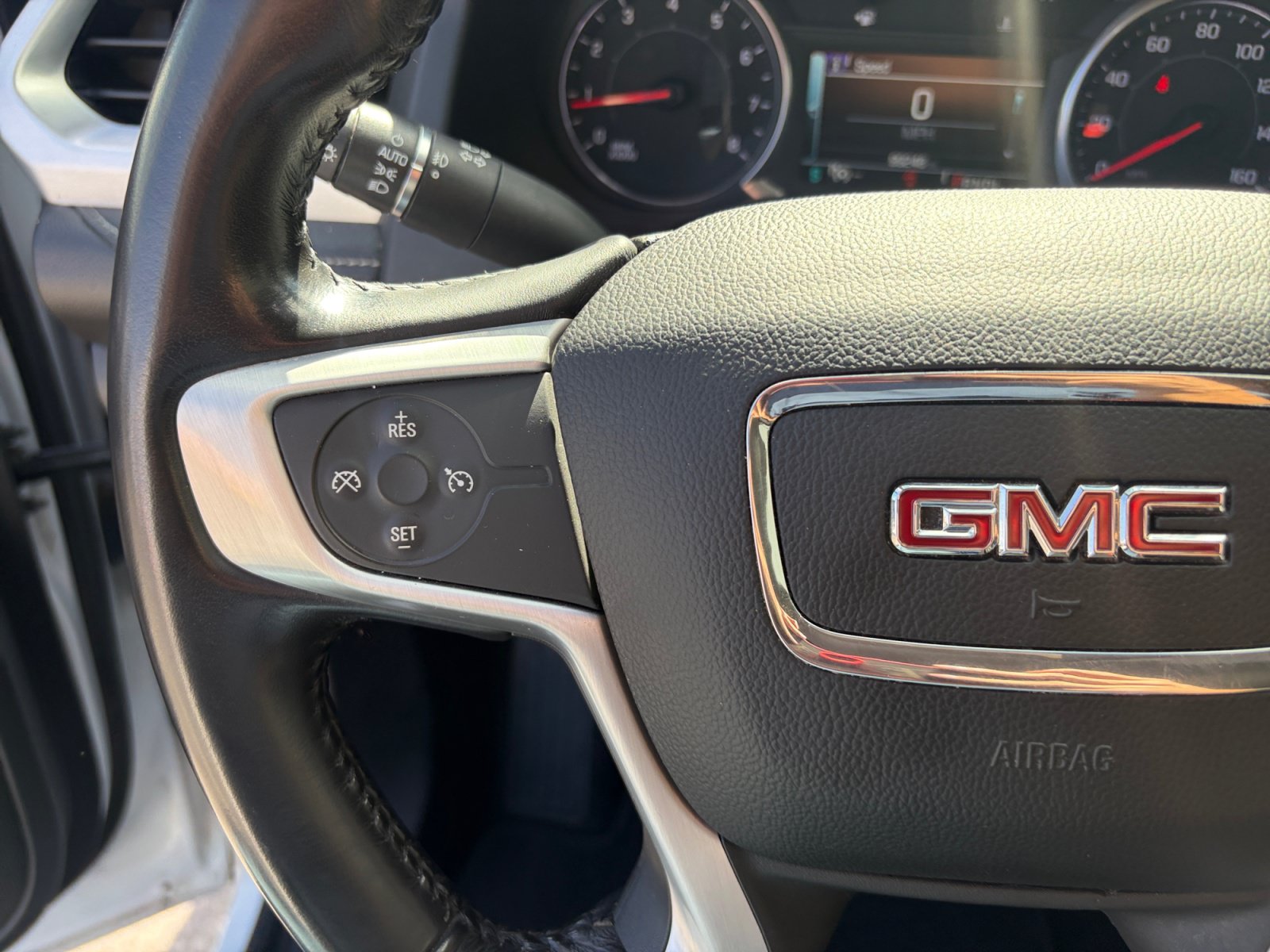 Used 2018 GMC Acadia SLT AWD/4WD image 10