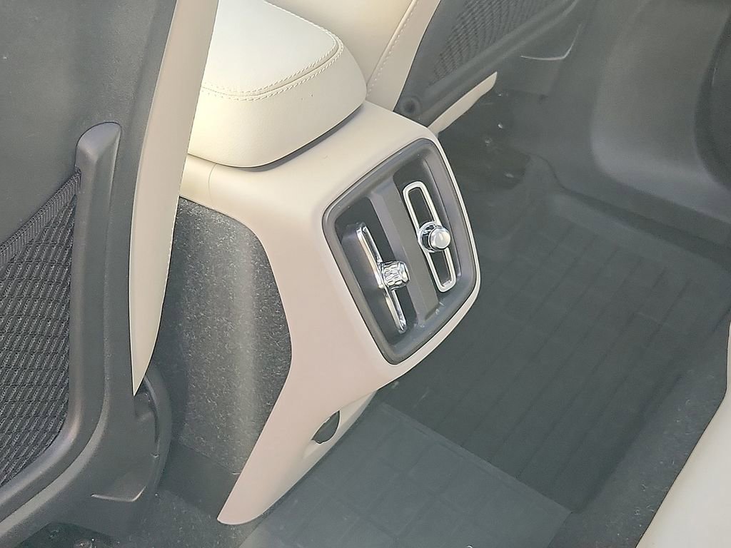Used 2023 Volvo XC40 B5 Plus w/ Driver Assist Package image 11