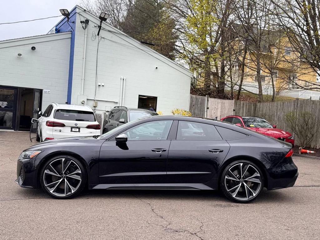 Used 2022 Audi RS 7 Sportback AWD/4WD image 3