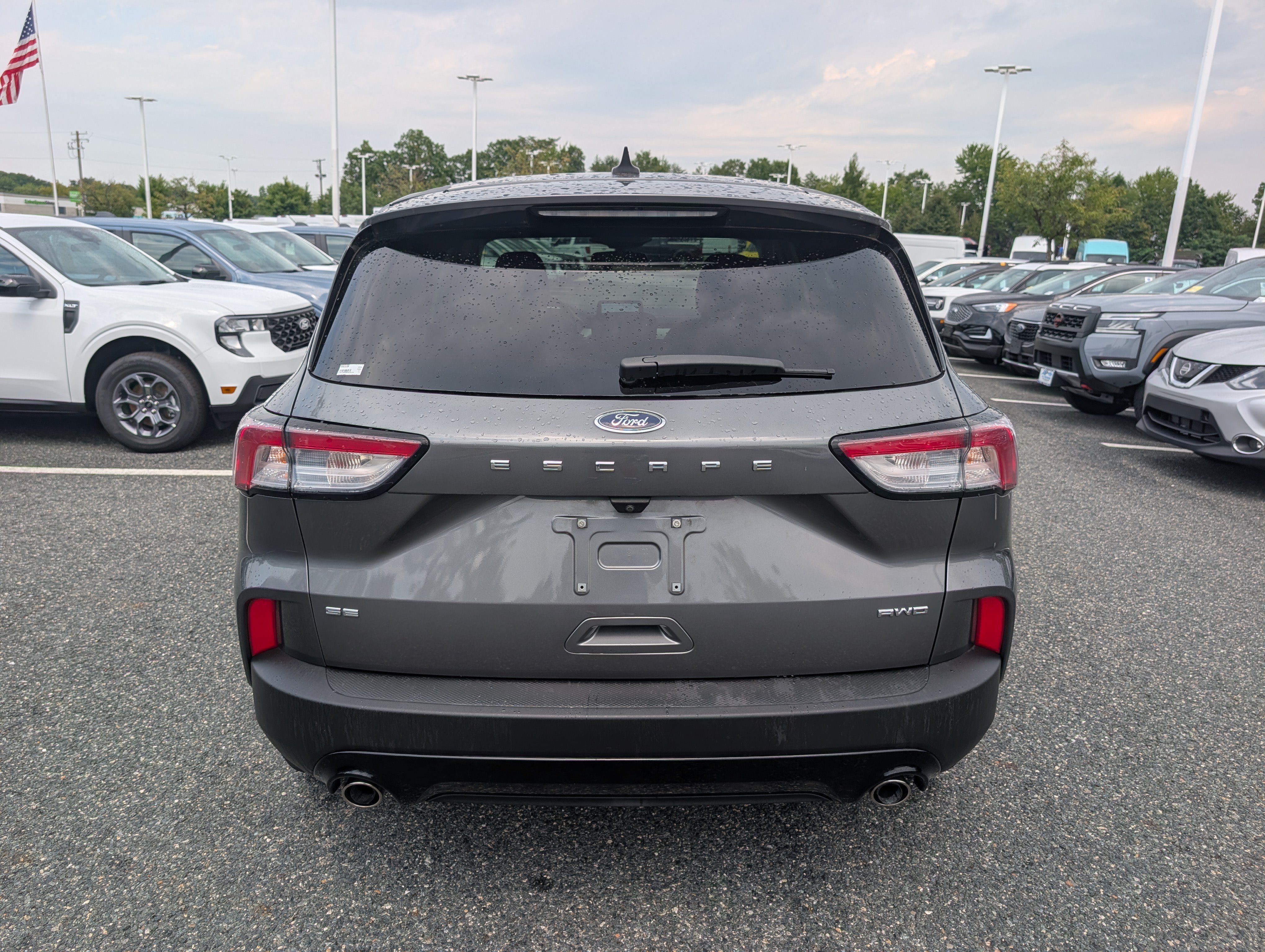 Certified 2021 Ford Escape SE w/ SE Sport Appearance Package AWD/4WD image 4