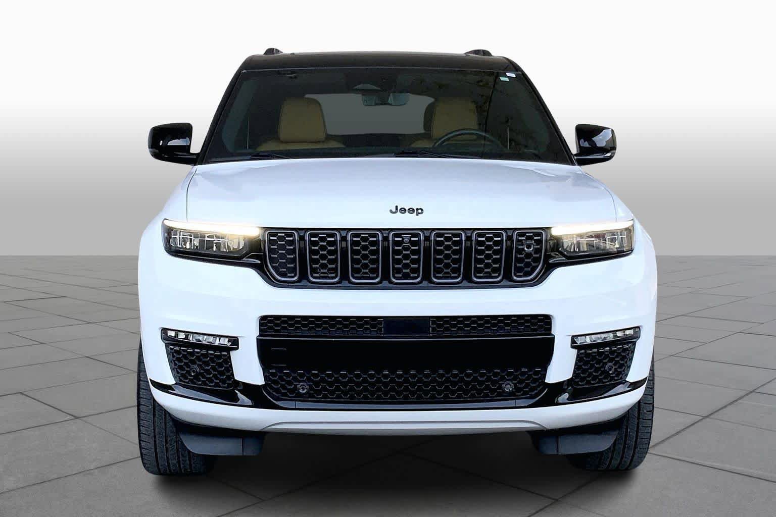Used 2023 Jeep Grand Cherokee L Summit AWD/4WD image 4