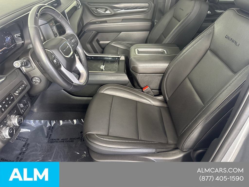 Used 2024 GMC Yukon Denali w/ Advanced Technology Package AWD/4WD image 11