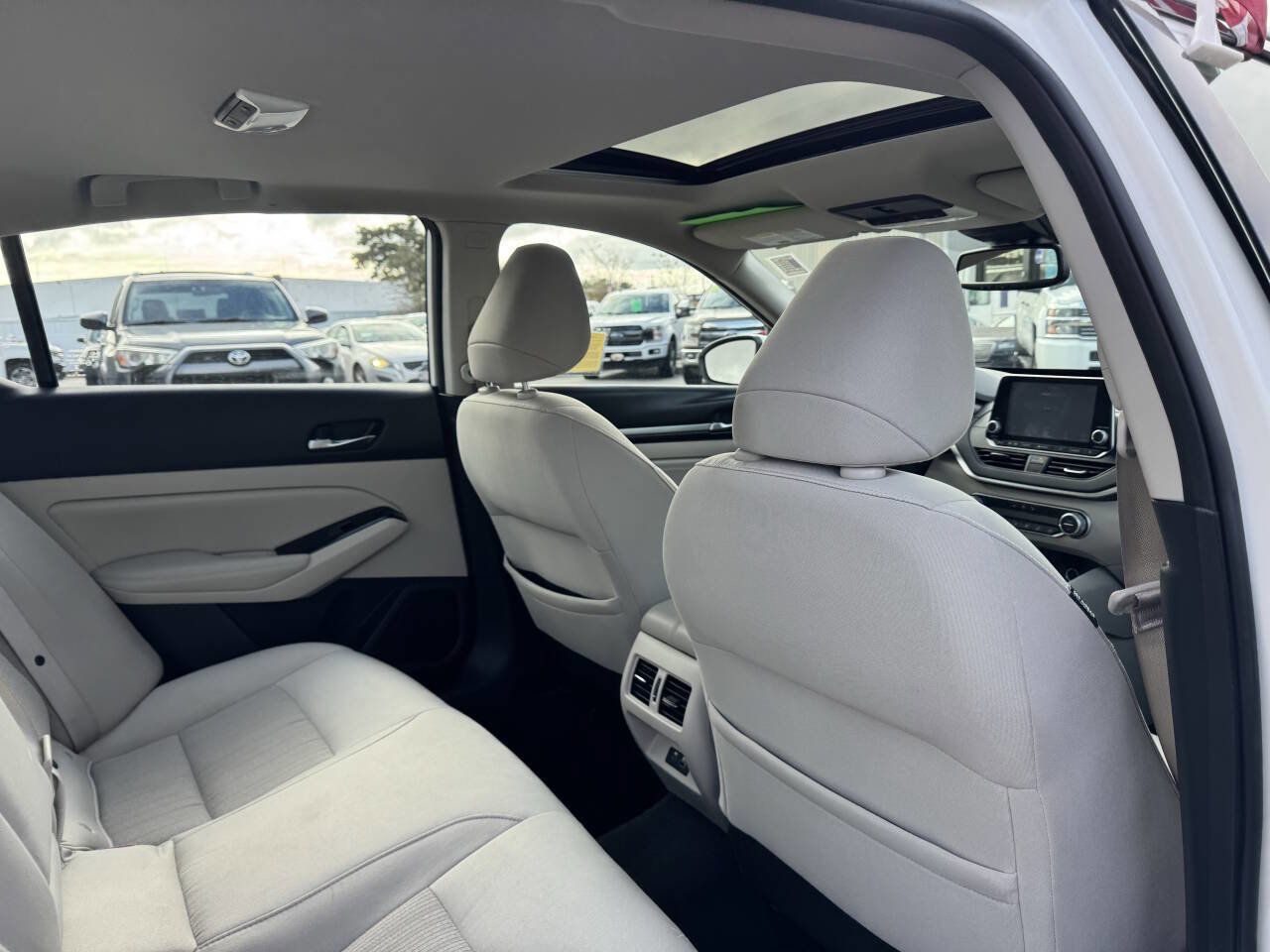 Used 2020 Nissan Altima 2.5 SV image 31