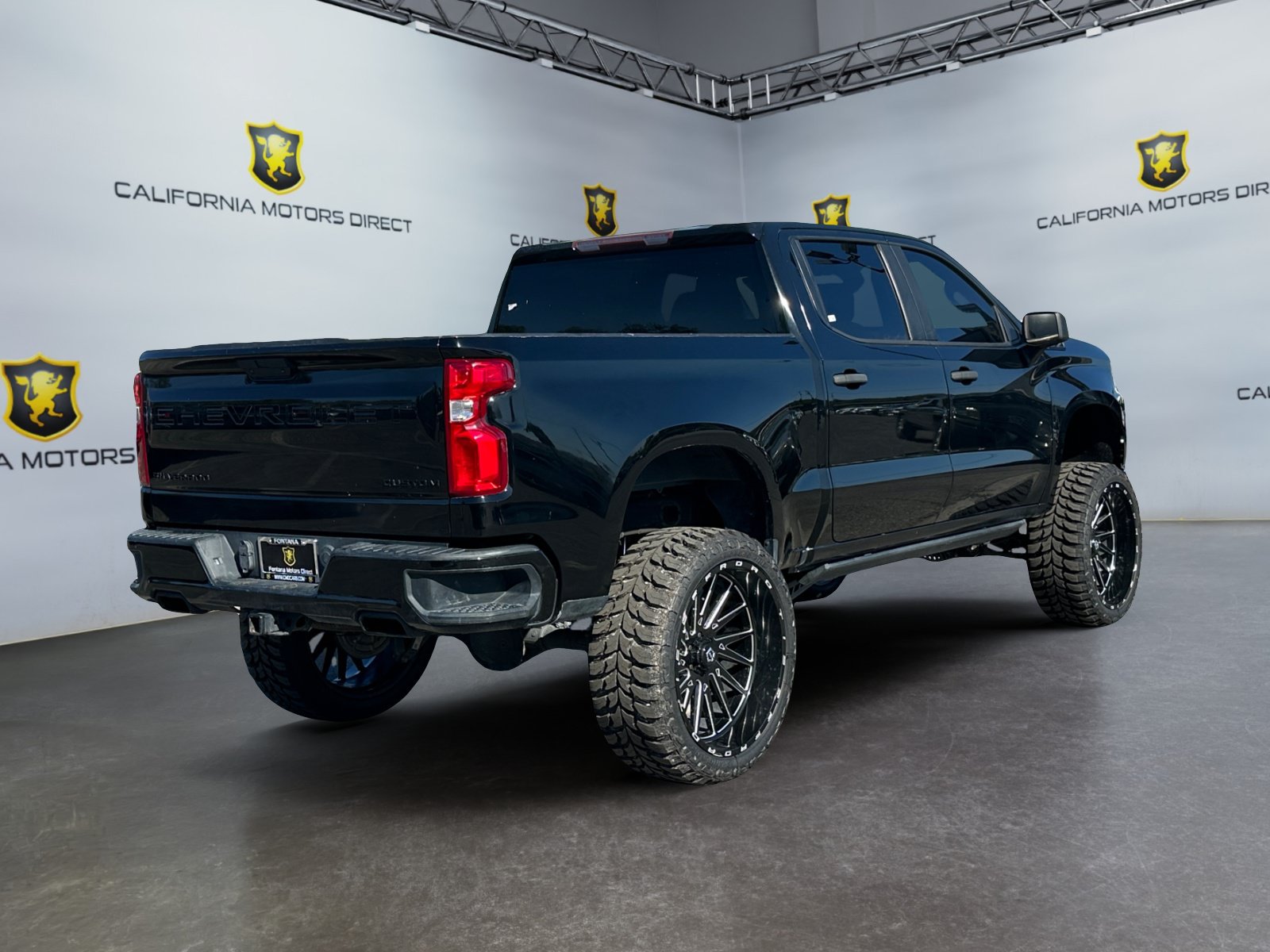 Used 2021 Chevrolet Silverado 1500 Custom Trail Boss w/ Midnight Edition AWD/4WD image 5