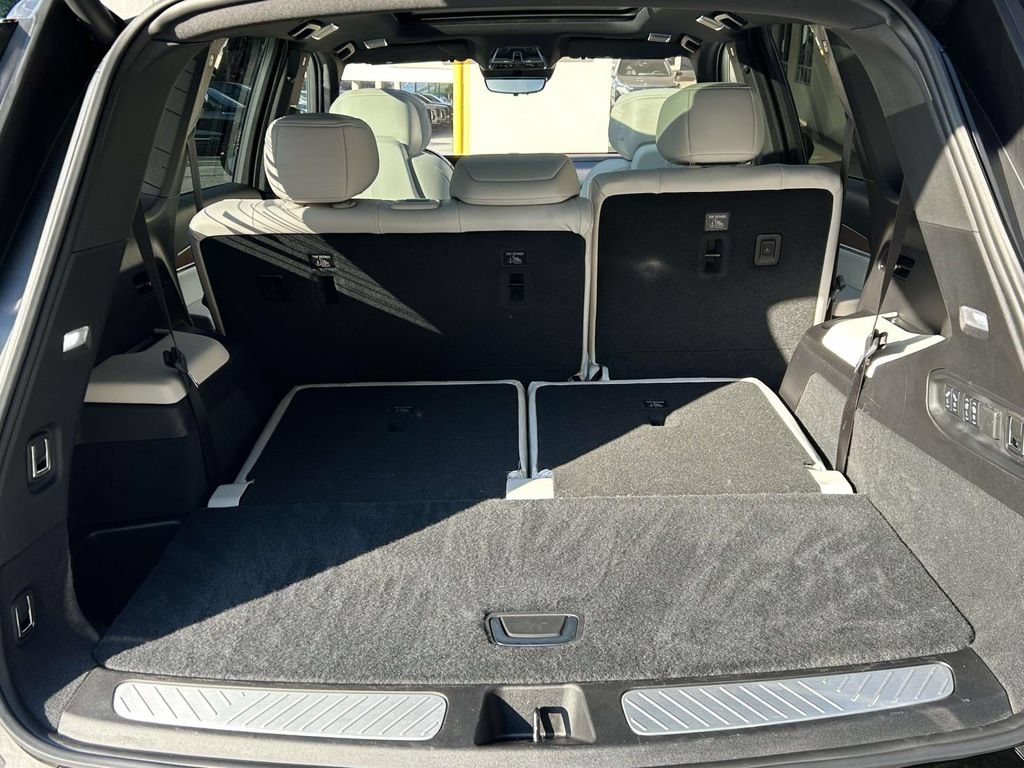 New 2026 Cadillac Vistiq Luxury AWD/4WD image 10
