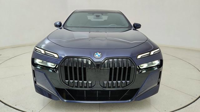 Used 2023 BMW 760i xDrive AWD/4WD image 13
