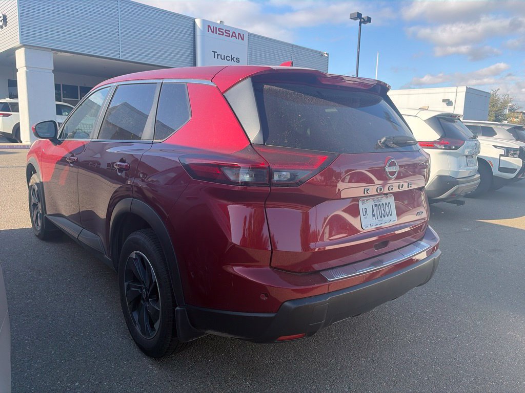 Used 2025 Nissan Rogue SV AWD/4WD image 4
