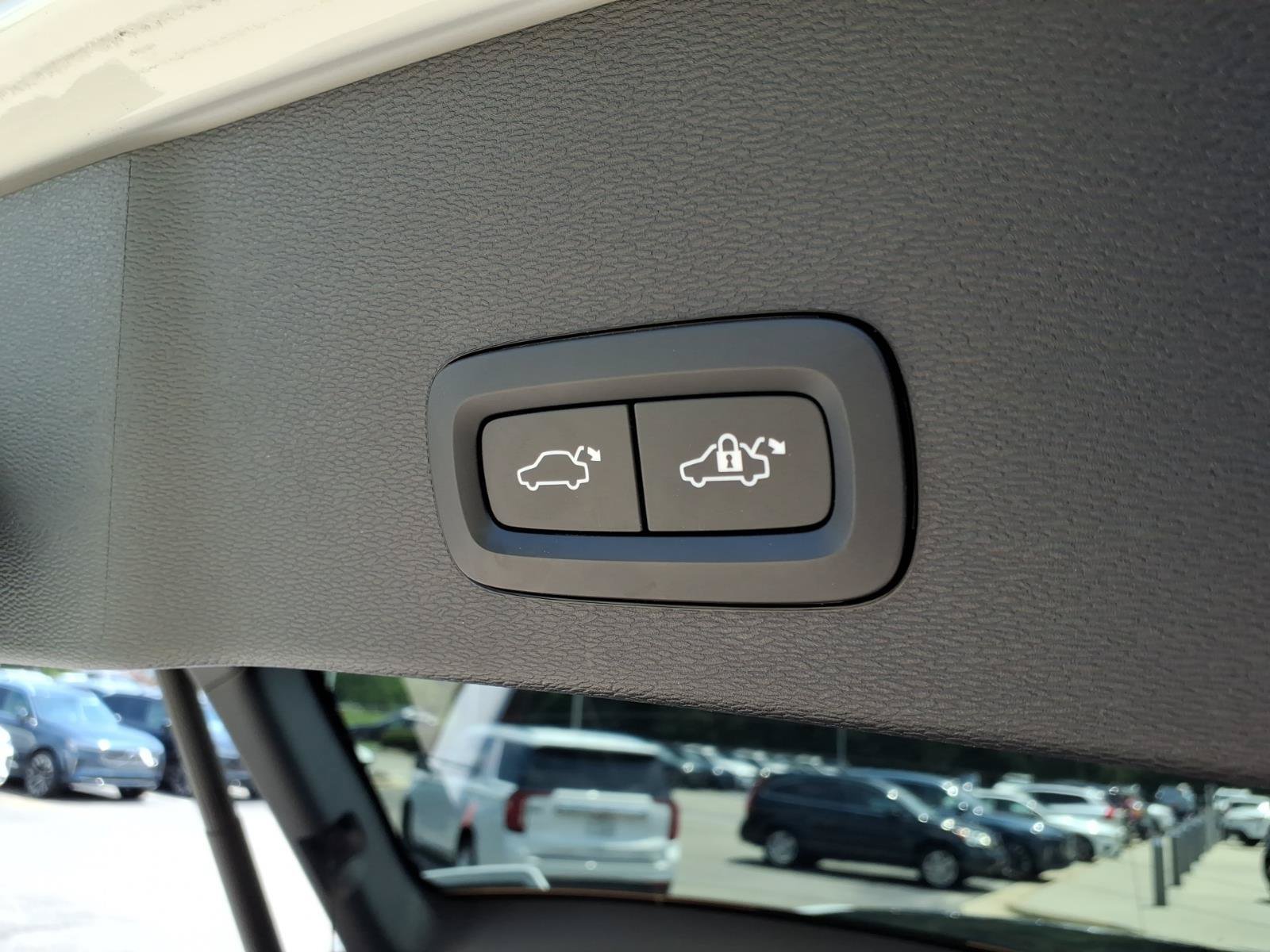 Certified 2023 Volvo C40 P8 Recharge Ultimate AWD/4WD image 27