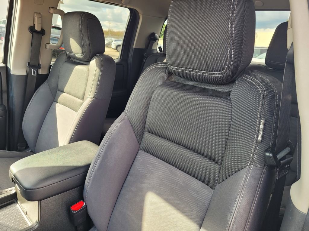 Used 2023 Nissan Frontier SV image 12