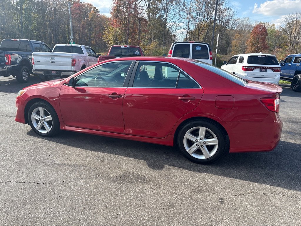 Used 2013 Toyota Camry SE image 4