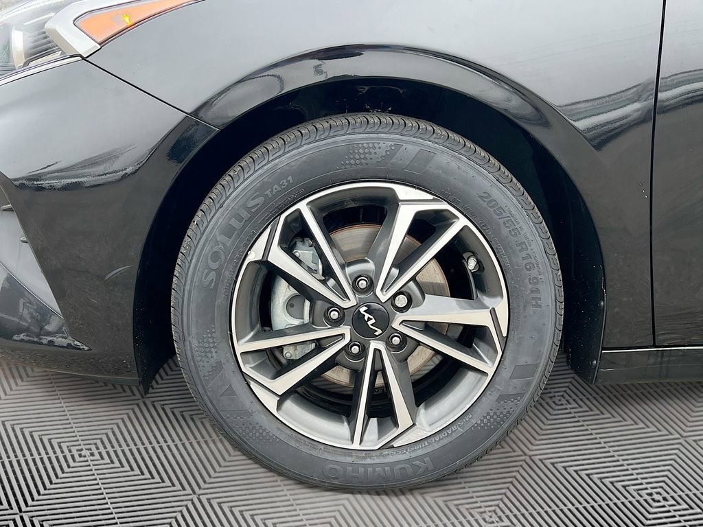 Used 2024 Kia Forte LXS w/ LXS Technology Package image 28
