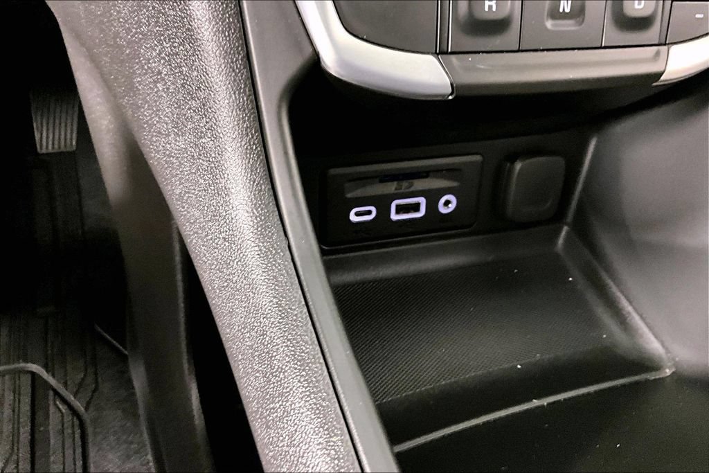 Used 2022 GMC Terrain SLT w/ Elevation Edition FWD image 15