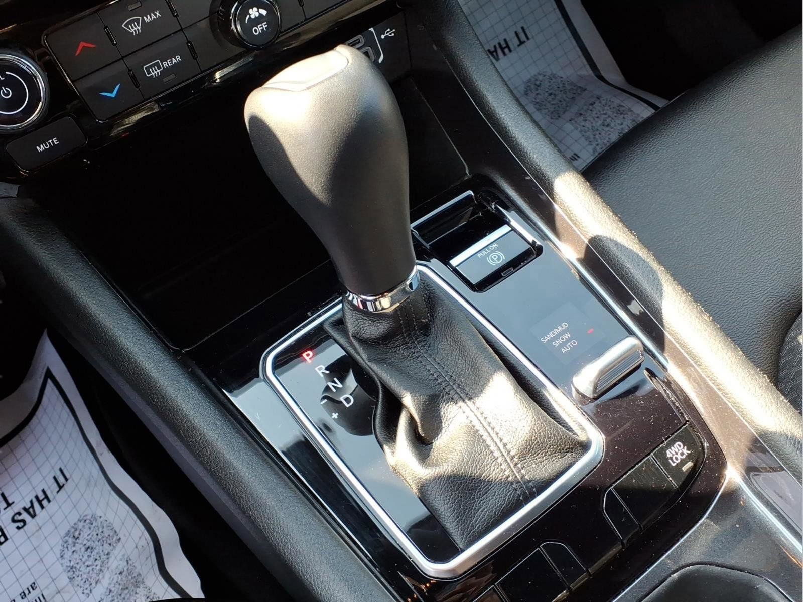 Used 2025 Jeep Compass Latitude image 10