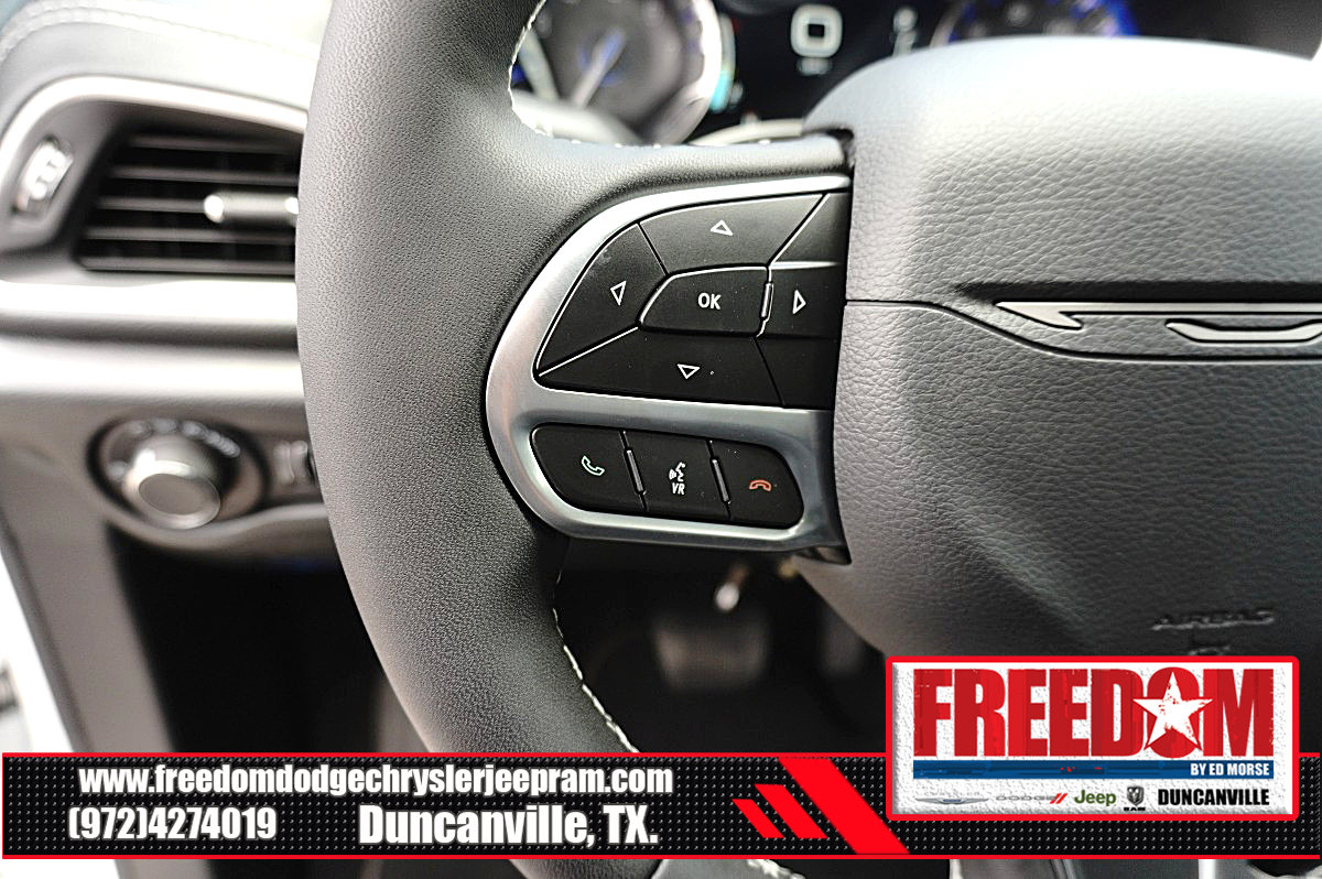 New 2027 Chrysler Pacifica Select FWD image 24