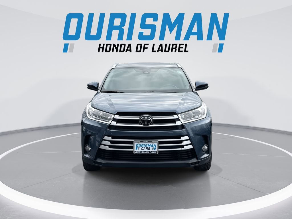 Used 2019 Toyota Highlander XLE w/ Carpet Mat Package (TMS) image 3