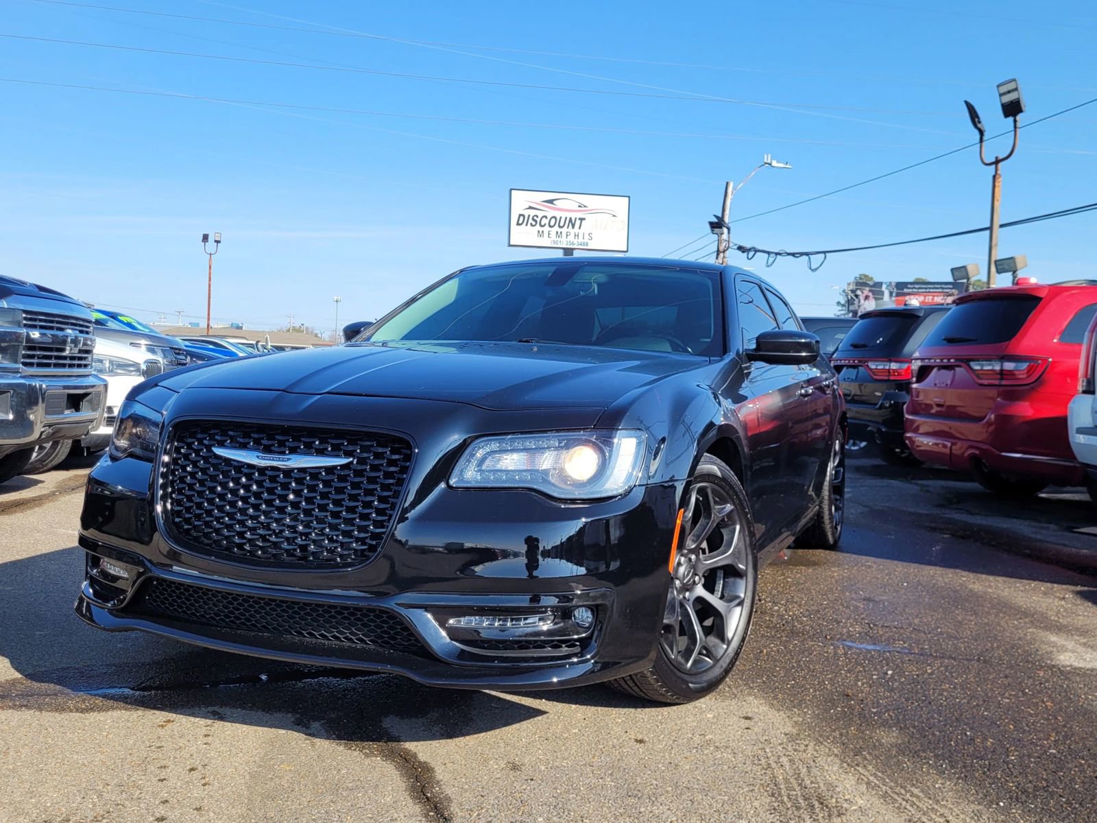 Used 2019 Chrysler 300 Touring w/ Sport Appearance Package image 6