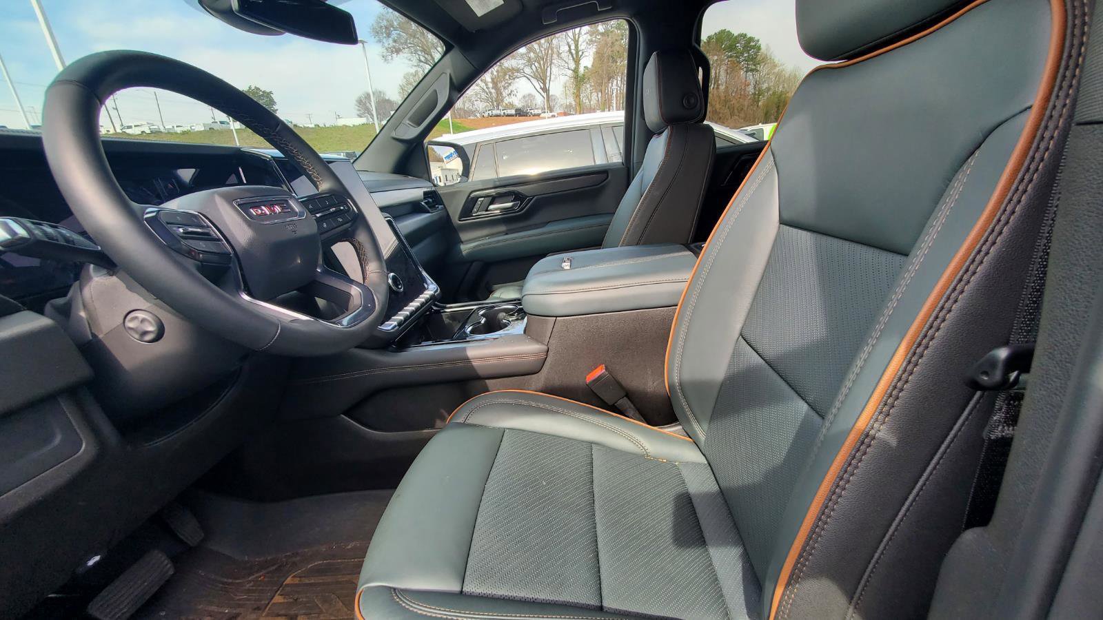 Used 2026 GMC Yukon XL AT4 w/ LPO, Floor Liner Package image 3