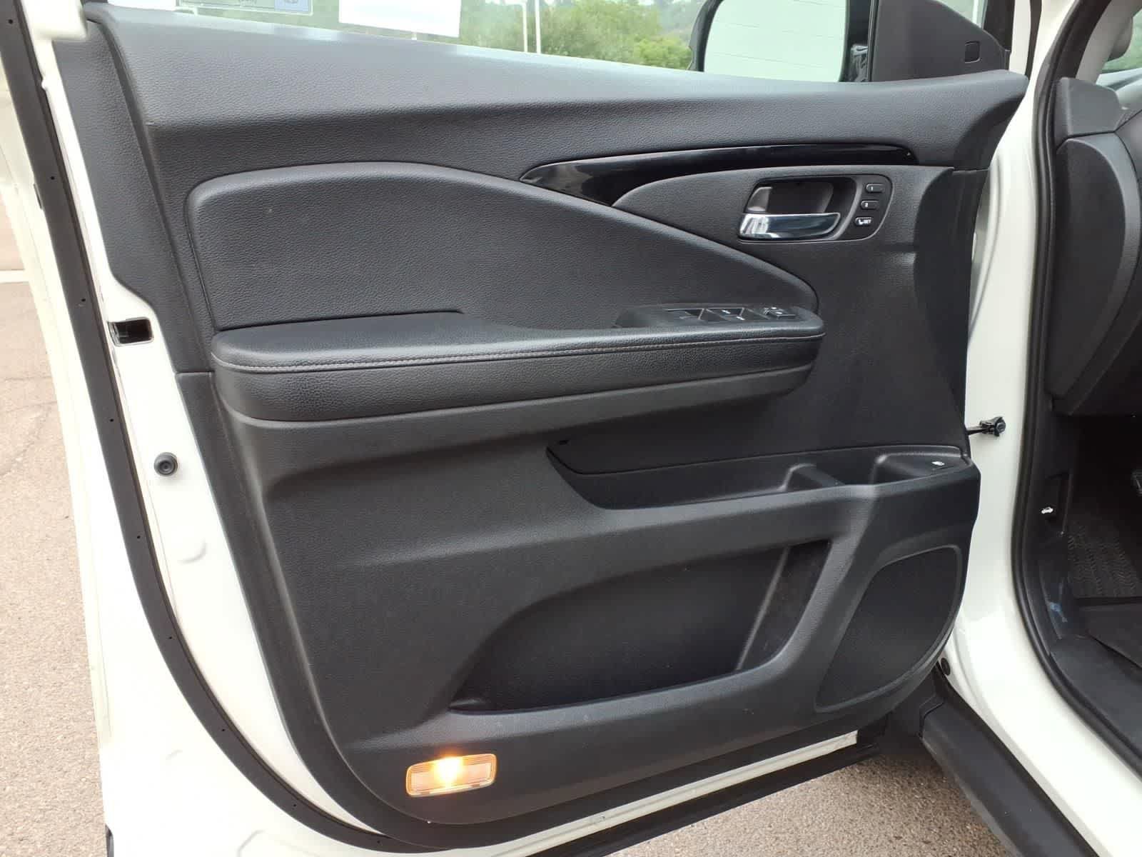 Used 2017 Honda Ridgeline RTL-E image 12