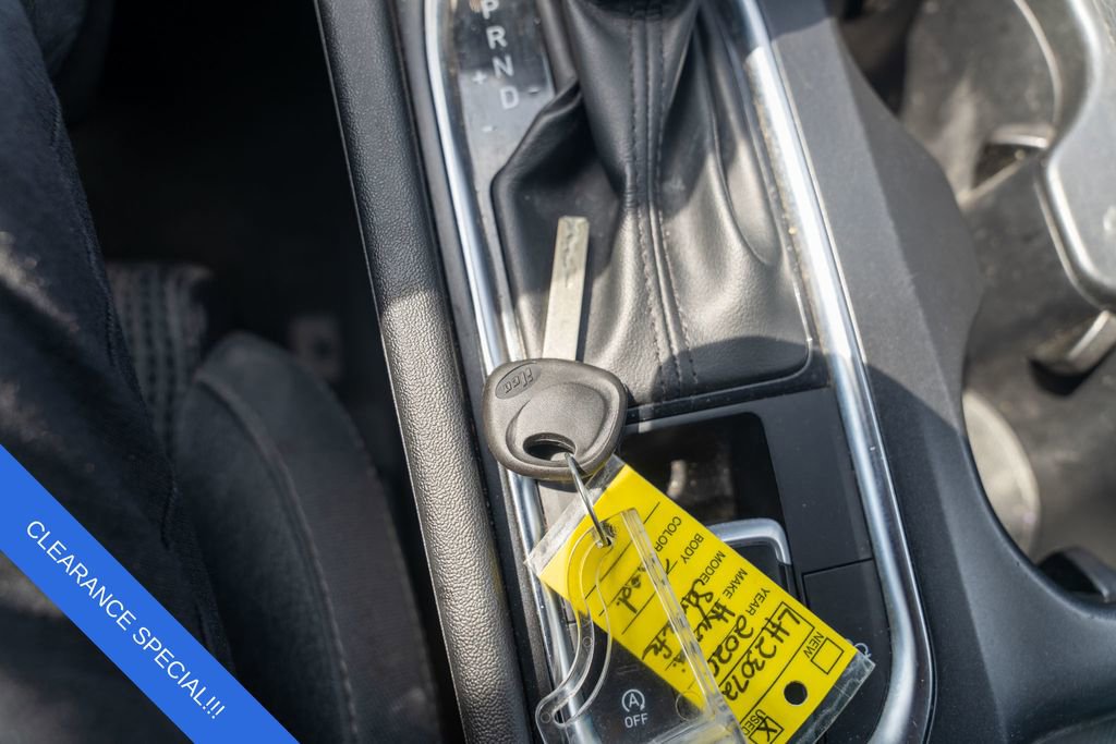 Used 2020 Hyundai Santa Fe SE image 29