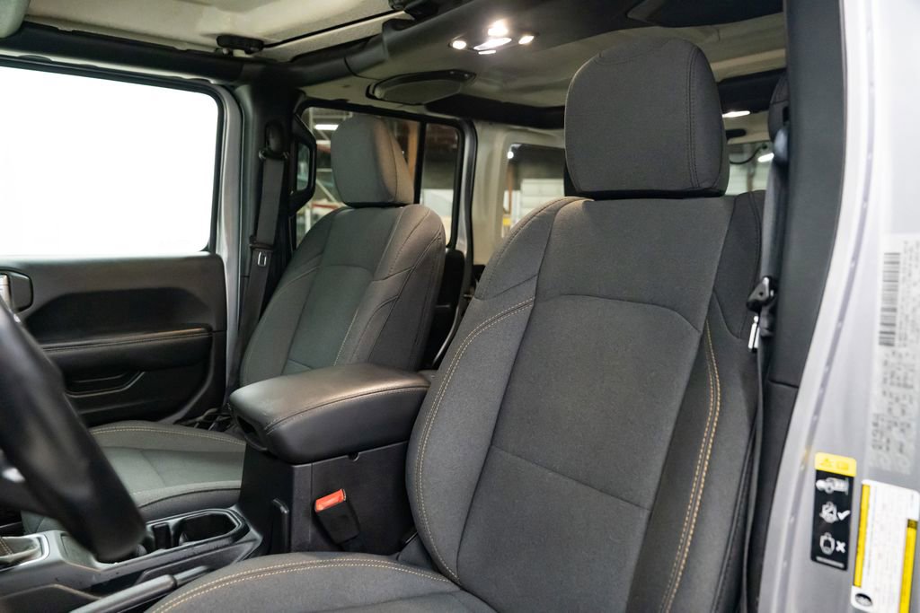 Used 2020 Jeep Wrangler Unlimited Sahara image 21