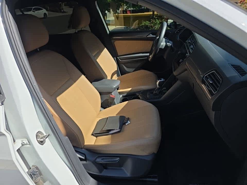 Used 2023 Volkswagen Tiguan SE FWD image 10