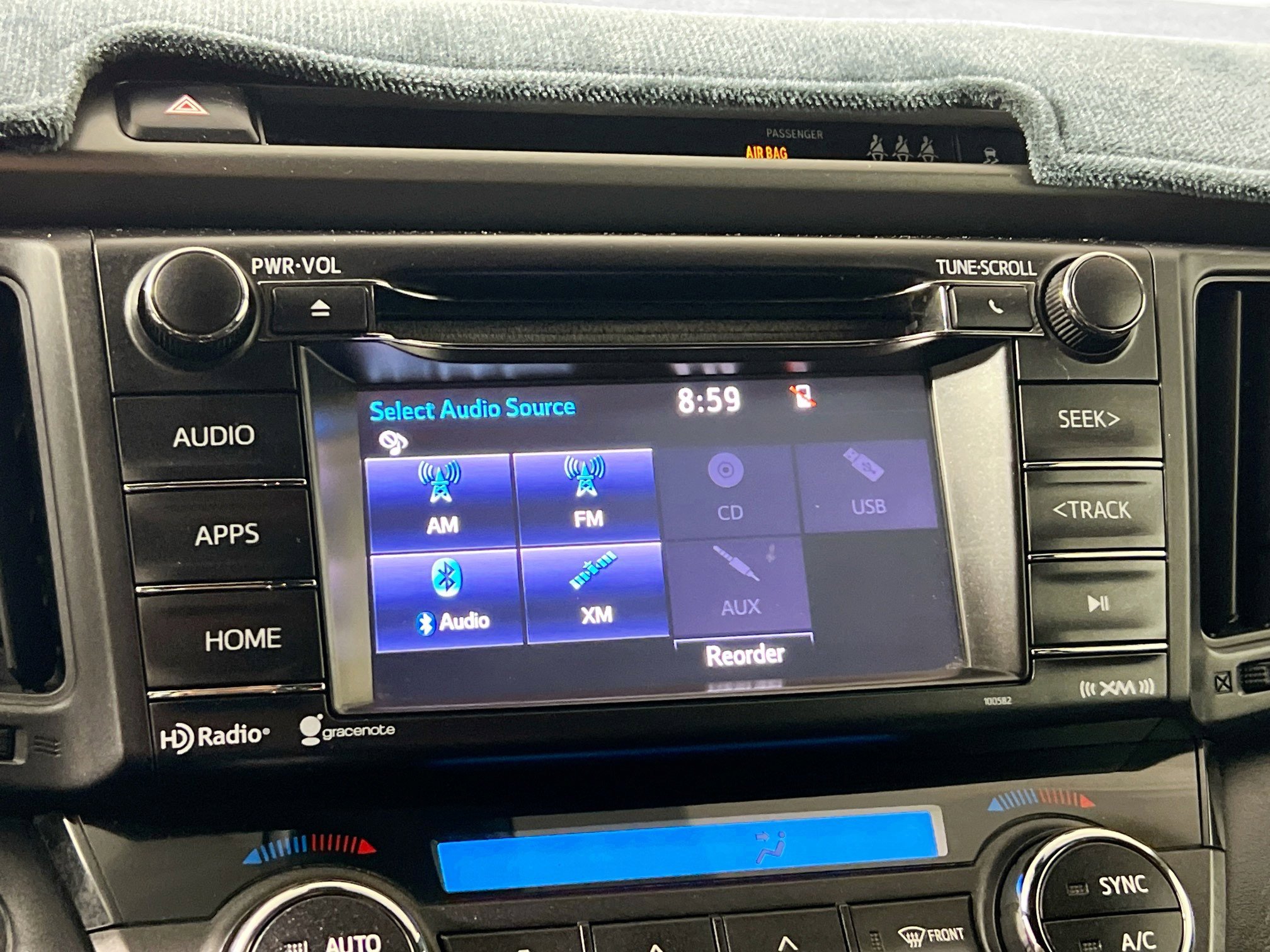 Used 2018 Toyota RAV4 SE w/ Power Extra Value Package FWD image 28
