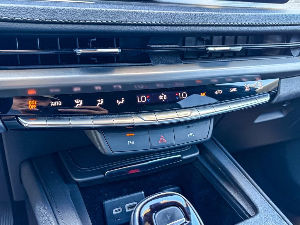 Certified 2024 Cadillac XT4 Premium Luxury AWD/4WD image 22