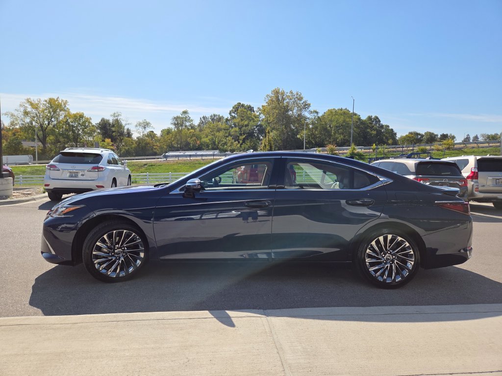Certified 2025 Lexus ES 300h Ultra Luxury FWD image 25
