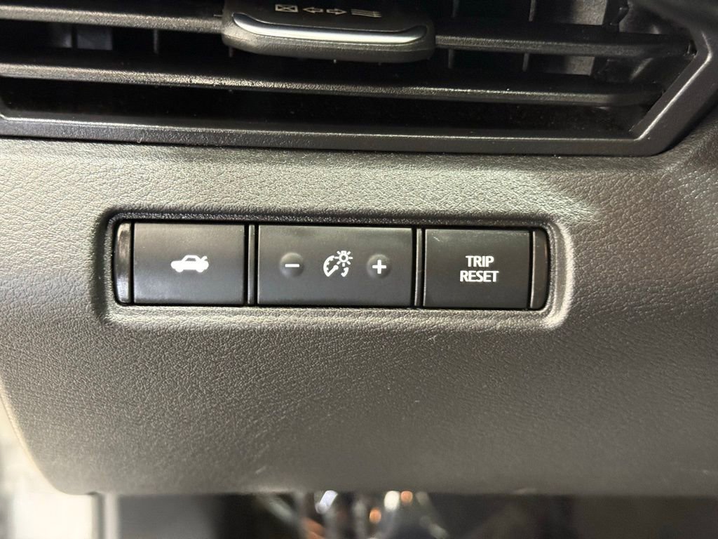 Used 2024 Nissan Altima 2.5 SV FWD image 30
