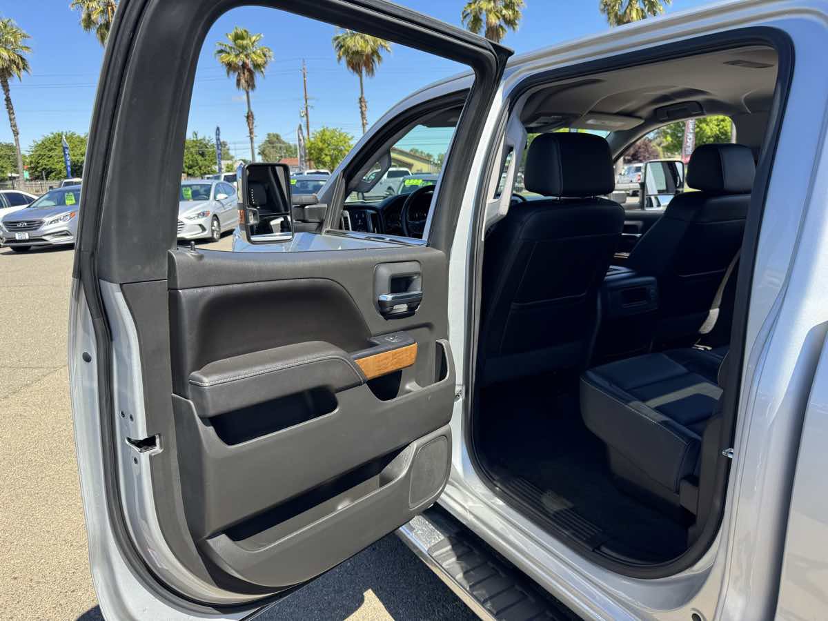 Used 2017 Chevrolet Silverado 1500 LTZ w/ LTZ Plus Package AWD/4WD image 20