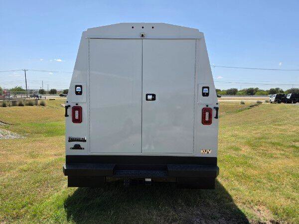 New 2027 Ford E-350 and Econoline 350 Super Duty w/ Power Equipment Group RWD image 6