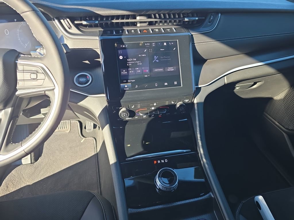 Used 2025 Jeep Grand Cherokee L Laredo image 19