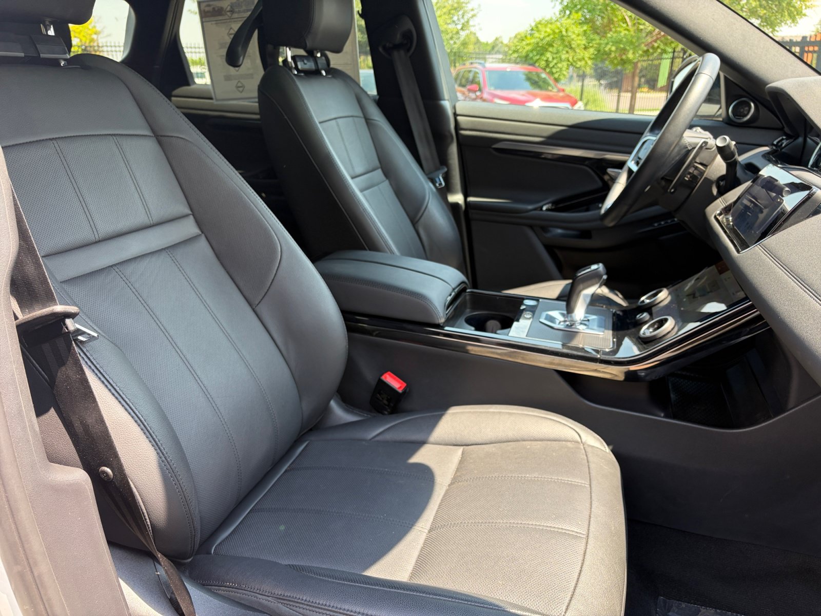 Used 2023 Land Rover Range Rover Evoque R-Dynamic SE AWD/4WD image 29
