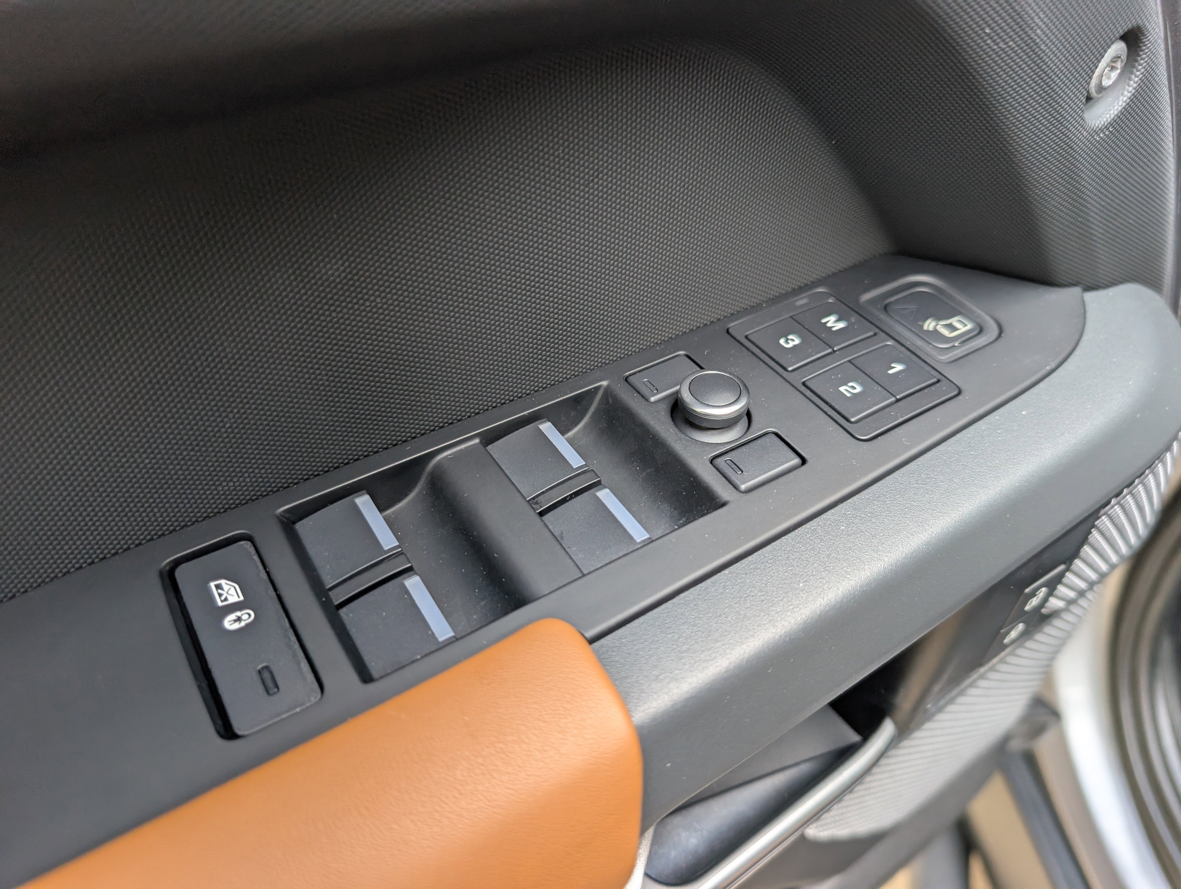 Used 2020 Land Rover Defender 110 X image 18