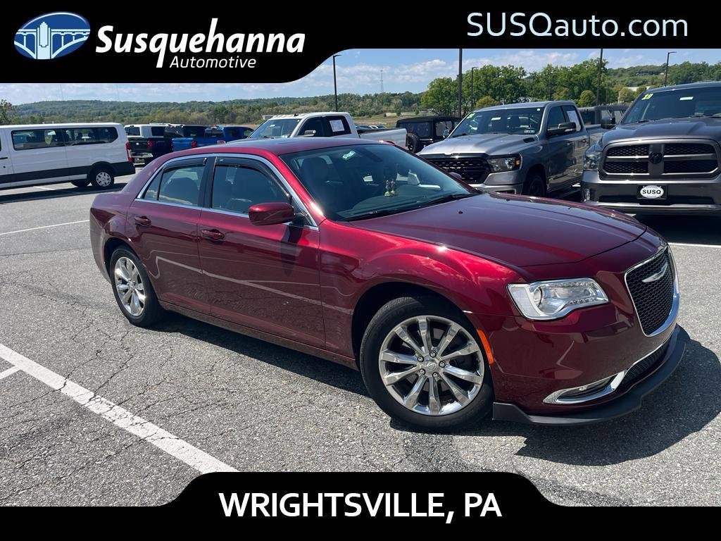 Used 2017 Chrysler 300 Limited w/ Value Package AWD/4WD image 1